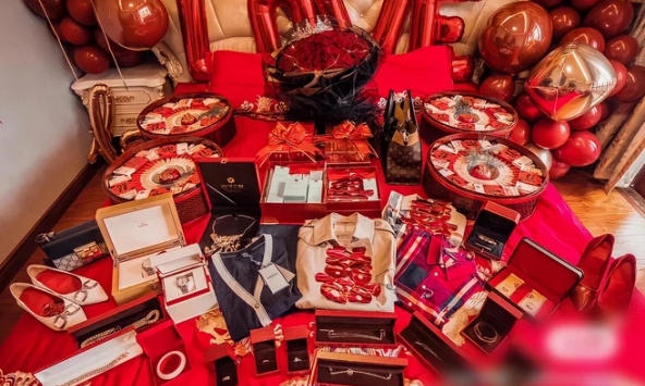 Bị nhà gái đòi sính lễ 670 triệu và các đòi hỏi 'trên trời', bà mẹ có cách xử trí 10 điểm!