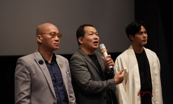 Đạo diễn phim Việt 18+ 'Thành phố ngủ gật' đuổi cả diễn viên vì... chơi điện thoại