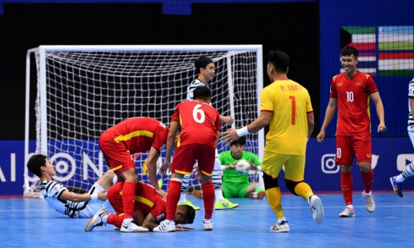 Thắng đậm Hàn Quốc, tuyển Việt Nam thẳng tiến vào VCK giải châu Á bằng ngôi nhất bảng