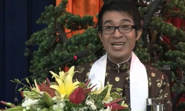 Ca sĩ Nguyễn Đức: Khổ tới mức không có tiền mua nước uống, đột quỵ tưởng không qua khỏi