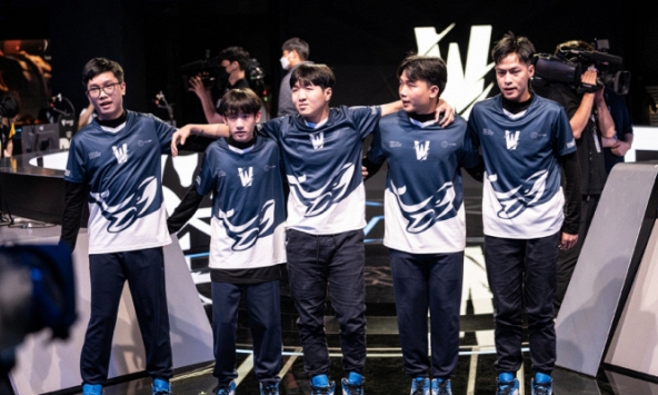 TW tiếp tục lội ngược dòng, khán giả LMHT quốc tế thẳng thắn: 'Đây là cú tát khiến Riot thức tỉnh'