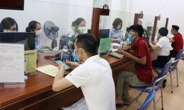 Hà Nội dừng phát hành thẻ bảo hiểm y tế bằng giấy từ ngày 15/10