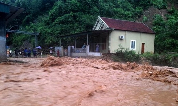 Mưa lớn ở các tỉnh từ Nghệ An đến Quảng Ngãi, đề phòng lũ quét