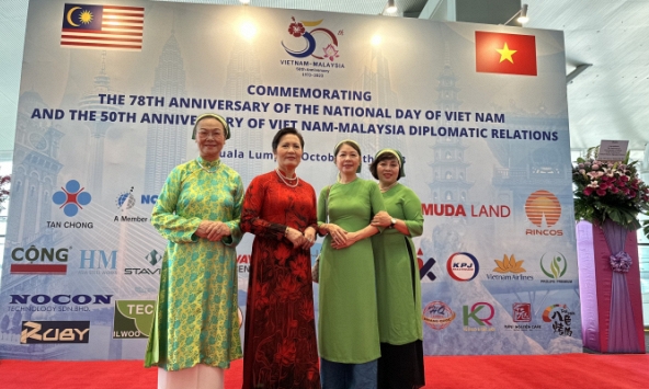 Người phụ nữ Việt ở Malaysia “ký văn bản hợp tác” để lan tỏa ẩm thực Việt, văn hóa Việt 
