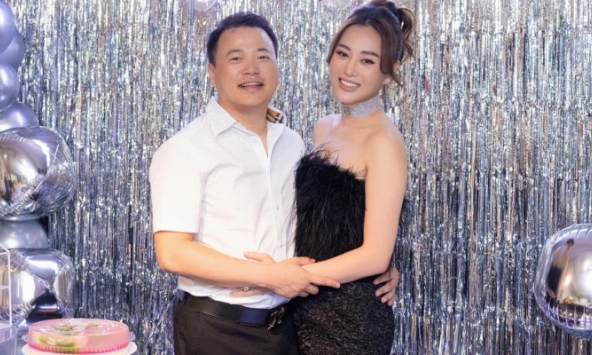 Phương Oanh đã mang thai con đầu lòng trước thềm hôn lễ với Shark Bình 