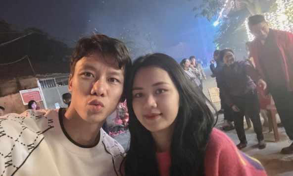 Vợ Quế Ngọc Hải khoe: 'Thế giới này làm tổn thương bao nhiêu, chồng sẽ chuyển khoản gấp đôi như vậy'