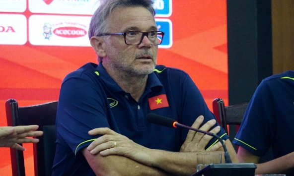 HLV Troussier thẳng thắn lên tiếng về trận thua Uzbekistan, chỉ ra điểm chưa hài lòng với tuyển Việt Nam