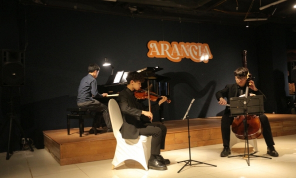 Học sinh Hà Nội và dự án Project L'umore: góp tiếng cười cho trẻ em hở hàm ếch