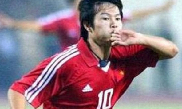 “Cậu bé vàng” Văn Quyến và chiến thắng không tưởng của tuyển Việt Nam trước đội bóng hạng tư World Cup