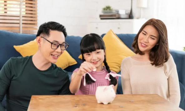 Chỉ bố mẹ biết chi tiêu tiết kiệm chưa đủ, 5 cách sau giúp con bạn có thói quen tài chính tốt như người lớn