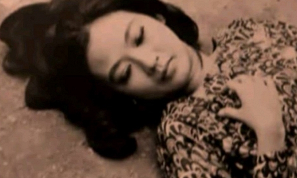 Nữ NSƯT đầu tiên được truy tặng danh hiệu sau khi mất: Bị ám sát, đám tang kéo dài 3 ngày, đông nghẹt người hâm mộ đến tiễn