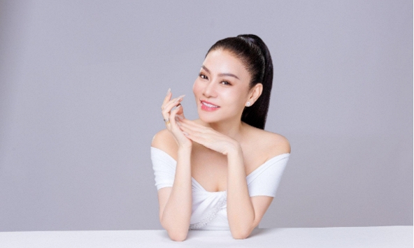 Đón tuổi 46, Thu Minh bỗng tuyên bố đẹp quý phái gây xôn xao cộng đồng mạng