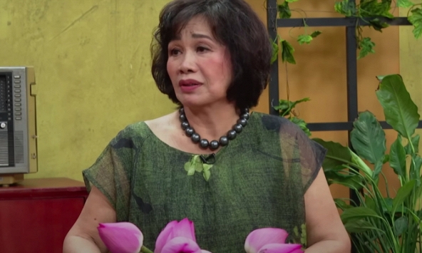 Xuân Hương cô đơn ở tuổi 68: Khóc khi nhắc đến quá khứ, ước từ đây đến cuối đời 'được xuất hiện trước khán giả lần nữa'