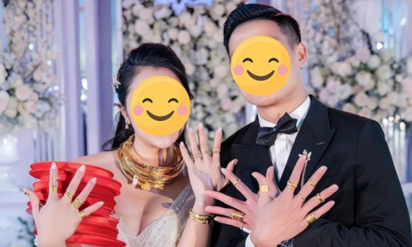 Cầu thủ nổi tiếng cưới 'tiểu thư': Tặng nhà và xe sang khi vợ nói thích, nể nhất là cách xử lý khi hôn nhân có 'biến'