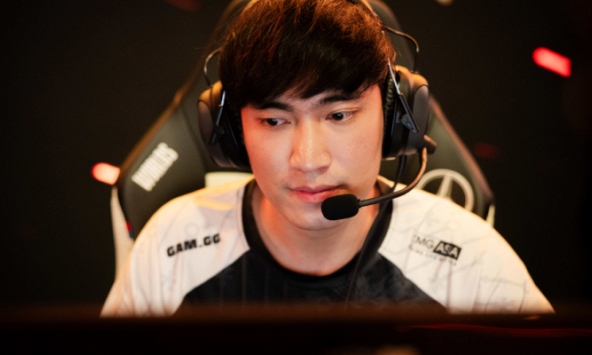 Chứng kiến GAM thi đấu, SofM cũng buộc phải 'sấy' vì những pha xử lý khó hiểu