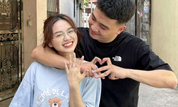 Sau tin đồn hẹn hò với 'gà cưng' của streamer Độ Mixi, Hà 'Mã Tấu' khoe chuyện hỷ cực sốc!