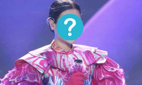 Sứa Thủy Tinh (Ca sĩ mặt nạ) lộ danh tính: Là hiện tượng 'vừa ăn vừa hát', từng bị mẹ từ mặt vì theo nghệ thuật