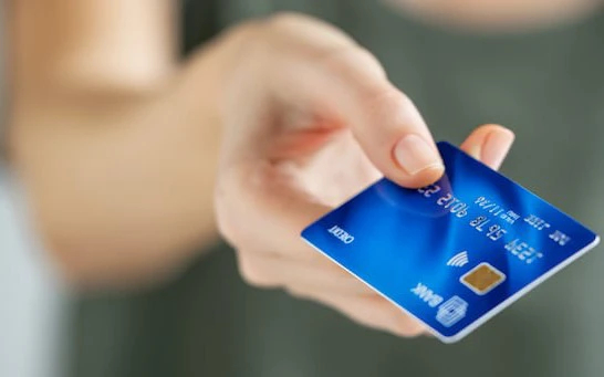 3 cách để tránh phải trả nhiều hơn số tiền bạn thực sự nợ trên thẻ tín dụng của mình