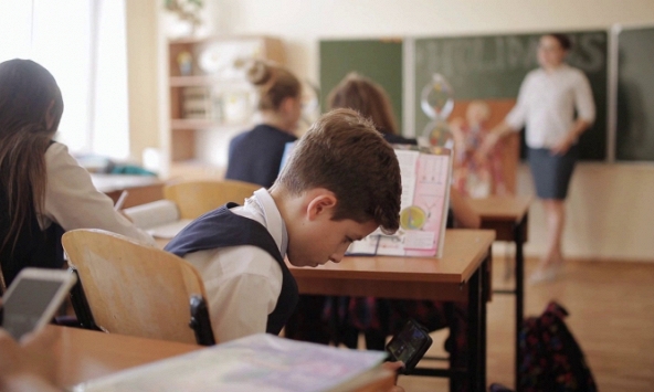 Sau khi khảo sát 100 học sinh kém, giáo sư đầu ngành khẳng định: Trên thế giới không có đứa trẻ nào lười biếng