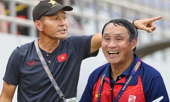 Ứng viên kế nhiệm HLV Mai Đức Chung: 5 năm lăn lộn với bóng đá Việt Nam, cặm cụi cùng VFF lo giấc mơ World Cup