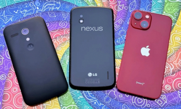 Apple rút lui, Android bỏ mặt, smartphone nhỏ gọn đã tuyệt chủng