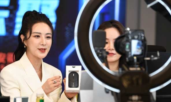 Mơ thành công như Trung Quốc, người hàng xóm châu Á thất bại vì quá hấp tấp: 'Chúng tôi phạm sai lầm rồi'