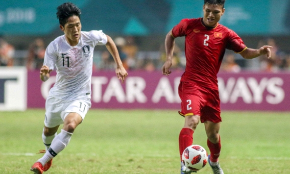 Tái xuất ấn tượng, “chiến binh không phổi” của thầy Park mang tới lời giải cho HLV Troussier?