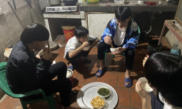 Những cuộc ly hương chưa thành niên