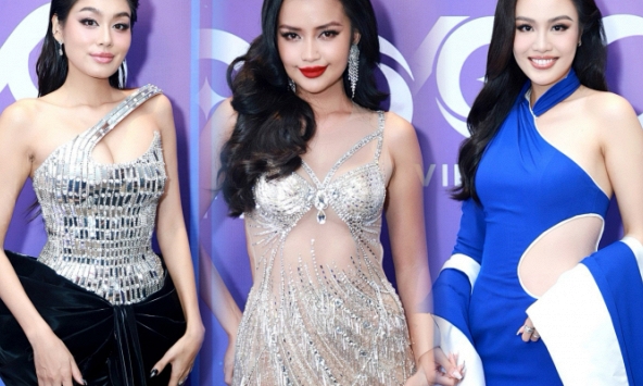 Thảm đỏ Miss Cosmo Vietnam 2023: Top 3 Hoa hậu Hoàn vũ Việt Nam 2022 diện đồ gợi cảm, đọ sắc cực gắt