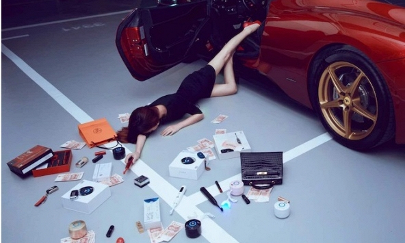 Bất giác phải 'nhìn xuống chân' vì 4 lý do khiến Gen Z Trung Quốc chọn 'ngược sóng' thanh toán không dùng tiền mặt