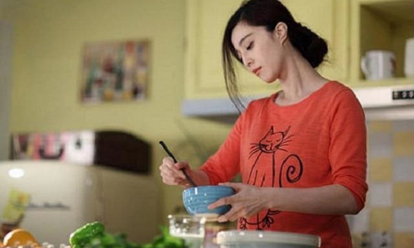 Nấu ăn quá ngon, cô gái bị mẹ chồng tương lai làm khó với yêu cầu không ngờ