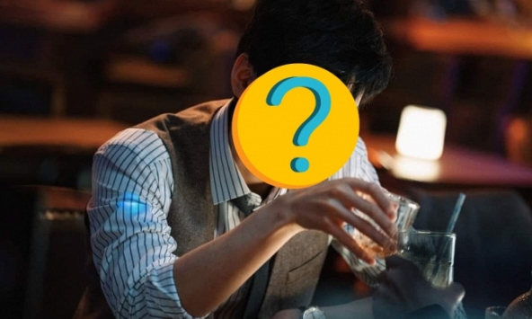 Mỹ nam Hoa ngữ gây sốt vì 'bảnh' như tổng tài xé sách bước ra, mặc áo 335 triệu đồng