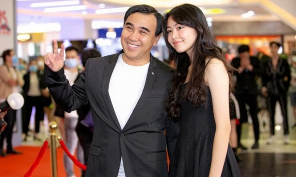 Lọ Lem nhà Quyền Linh khoe 1 ngày đi học tại ngôi trường có học phí hơn 500 triệu đồng/năm, lộ ngay chi tiết thể hiện tài năng