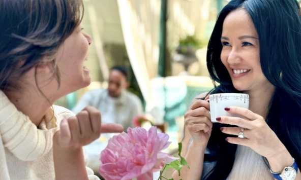 Các con của Hồng Nhung ngày nào bé xíu giờ cao hơn cả mẹ, nhìn vào 1 chi tiết, nhiều người khen 'chị đẹp' biết cách tôn trọng con