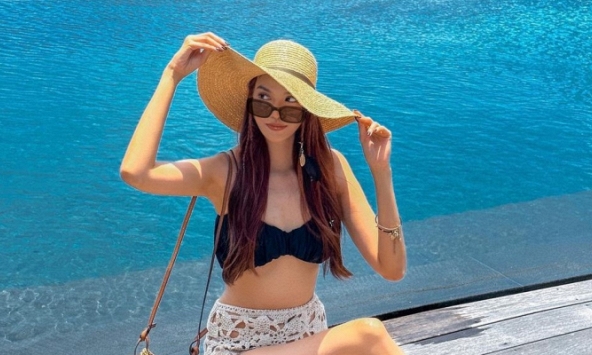 'Nàng dâu hào môn' Lan Khuê khoe ảnh đồ bơi, phong độ siêu mẫu vẫn chưa hề sụt giảm