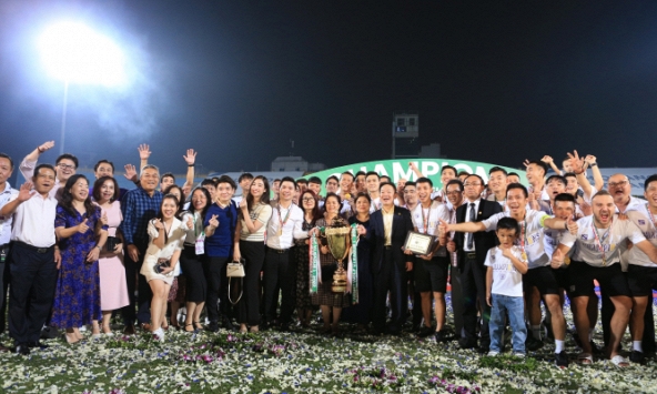 Các đội vô địch V.League được thưởng thế nào: Bầu Hiển chi cả chục tỷ cho Hà Nội, CLB CAHN được thưởng ít nhất
