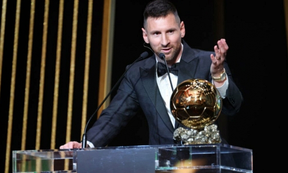 Được hỏi rằng liệu có phải cầu thủ hay nhất lịch sử, Messi có câu trả lời khiêm tốn khiến tất cả khâm phục