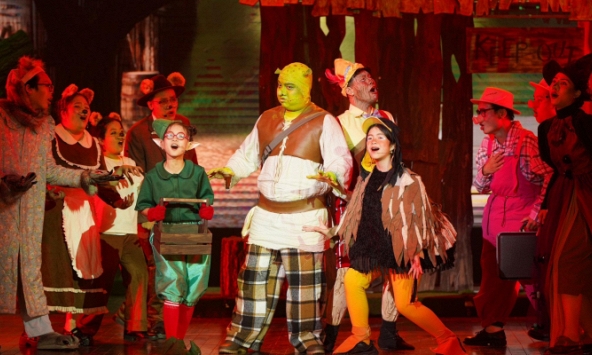 Vở nhạc kịch cực hot lần đầu được công diễn ở Việt Nam: Hoành tráng, mãn nhãn chẳng khác gì sân khấu quốc tế!