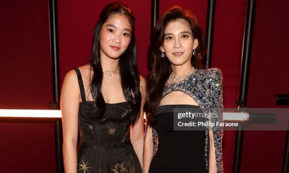 Đại Công chúa Samsung sánh vai cháu gái Lee Won Ju tại sự kiện khủng, thần thái 'tràn màn hình' xứng danh tài phiệt đỉnh nhất Hàn Quốc