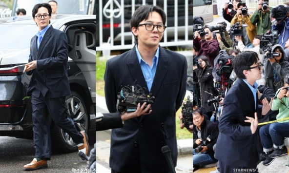 G-Dragon đi xe sang trình diện cảnh sát vì bê bối ma tuý: Nụ cười nhếch mếp gây tranh cãi, 150 người được điều động đảm bảo an ninh