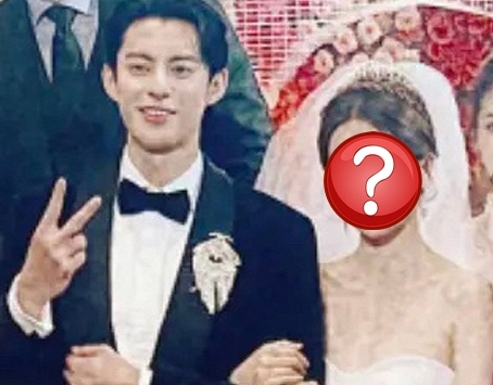 Lộ ảnh cưới của cặp đôi gây tranh cãi nhiều nhất hiện tại, cô dâu bị chê quá già cạnh chú rể kém 4 tuổi