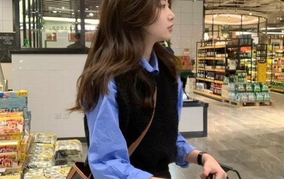 Sắm Tết từ tháng 11 rồi phải chi gấp đôi để mua lại toàn bộ quần áo 