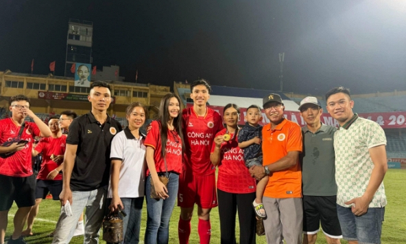 Hành động của mẹ Văn Hậu với Doãn Hải My cho thấy quan hệ mẹ chồng - nàng dâu trước đám cưới