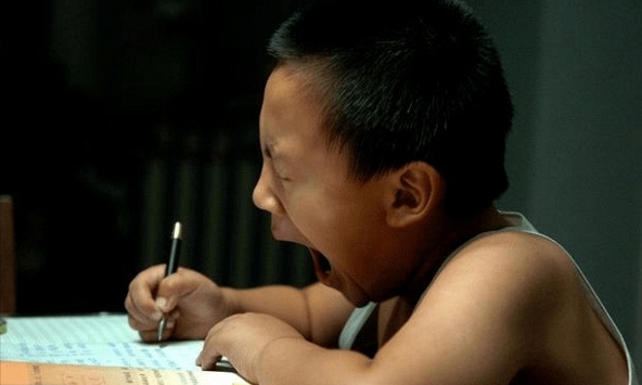 Học sinh tiểu học viết văn kể mơ ước 'làm một con heo', cô giáo đọc xong vừa bất lực vừa buồn cười