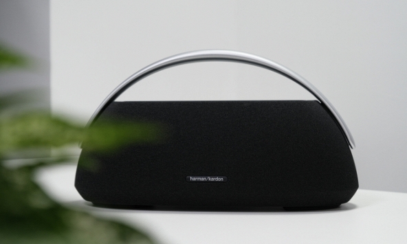 Trải nghiệm loa Harman Kardon Go + Play 3: Thiết kế bán nguyệt độc lạ, âm thanh 'đậm đà'!