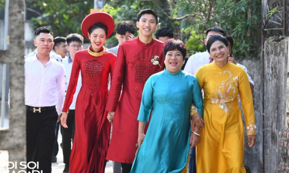 Mẹ Đoàn Văn Hậu 'cười như được mùa' khi đón con dâu Doãn Hải My về nhà