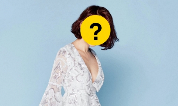 Mỹ nhân 'Hoàn Châu cách cách' 47 tuổi vẫn trẻ đẹp, sự nghiệp tụt dốc vì tự khen mình đẹp hơn Lâm Tâm Như?