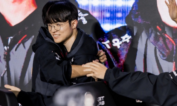 Khán giả phát hiện Faker 'chấp' hẳn kỹ năng quan trọng nhất nhưng vẫn giúp T1 thắng lợi tuyệt đối