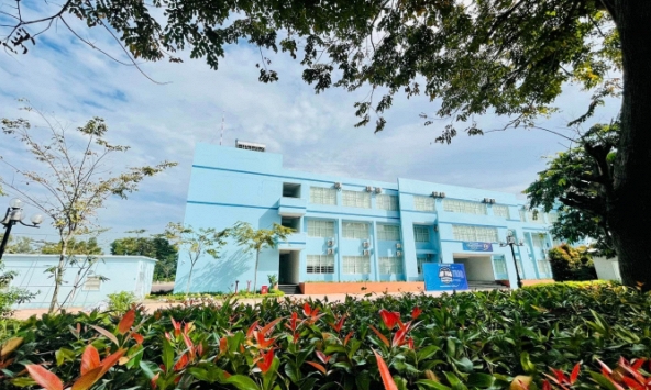 Một trường công lập ở TP.HCM 'flex' cơ sở vật chất mới khiến ai nấy xuýt xoa: Trường đã đẹp học sinh lại toàn giỏi!