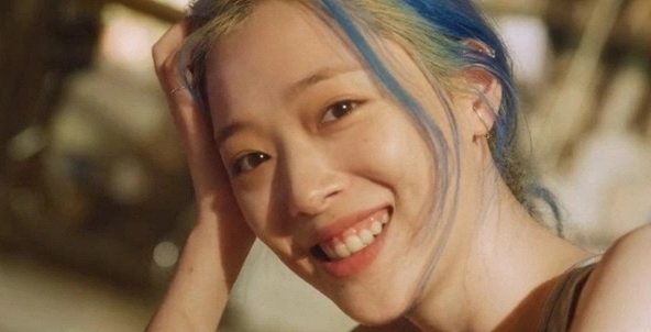 Netizen vỡ oà khi xem phim của Sulli: 'Có lẽ cô ấy đã hạnh phúc nếu sống như người bình thường'